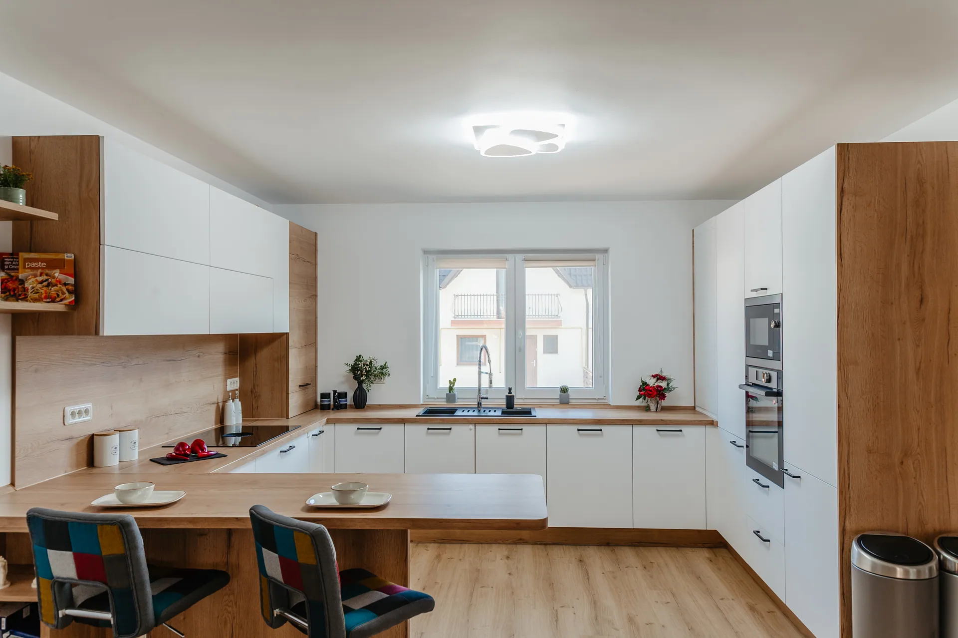 Plus — arctic white, blat oak ventura — poza 3