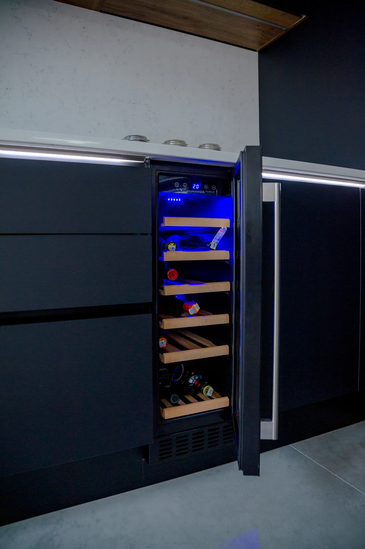 Plus — black, blat quartz — poza 12