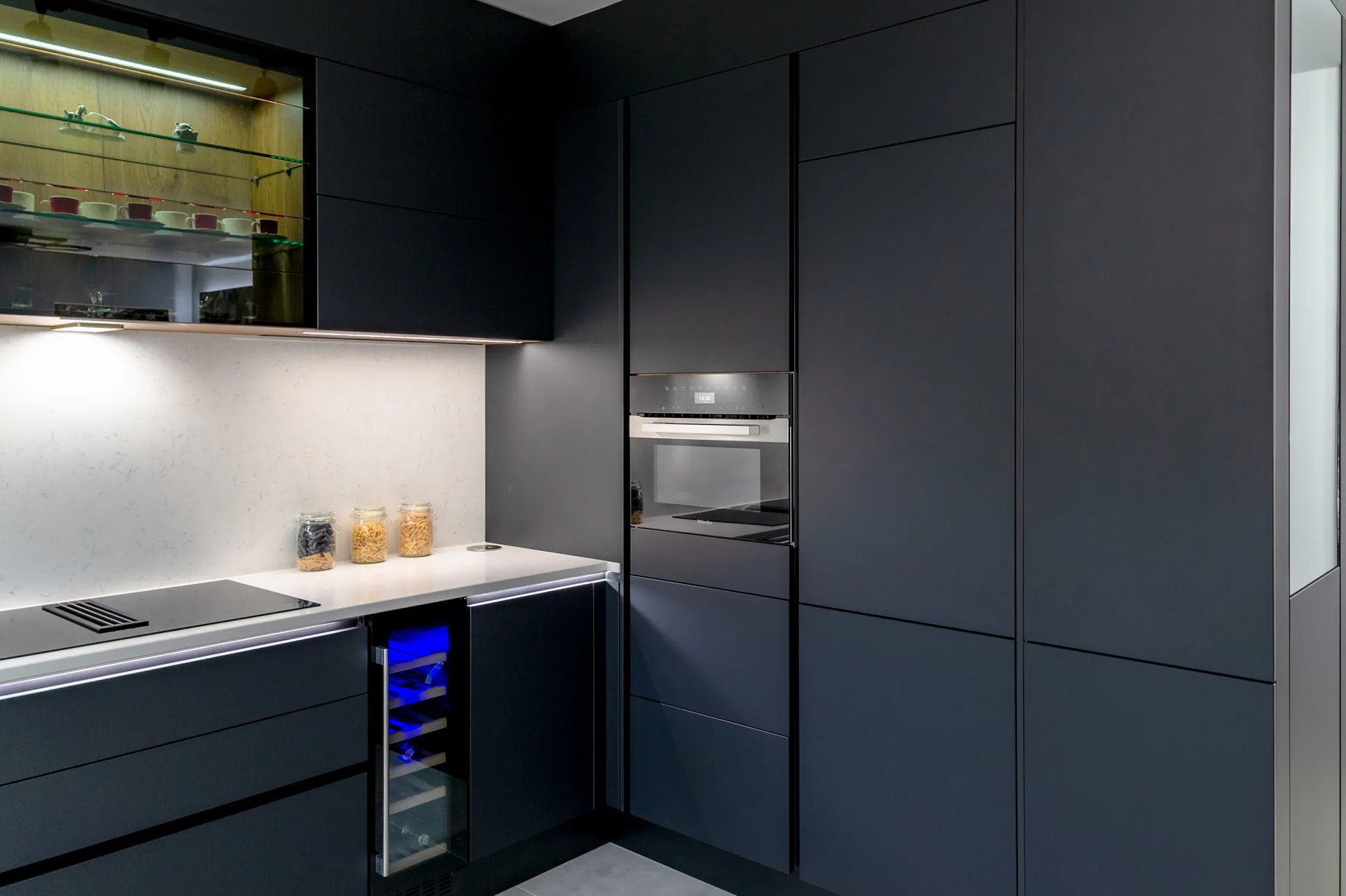 Plus — black, blat quartz — poza 13