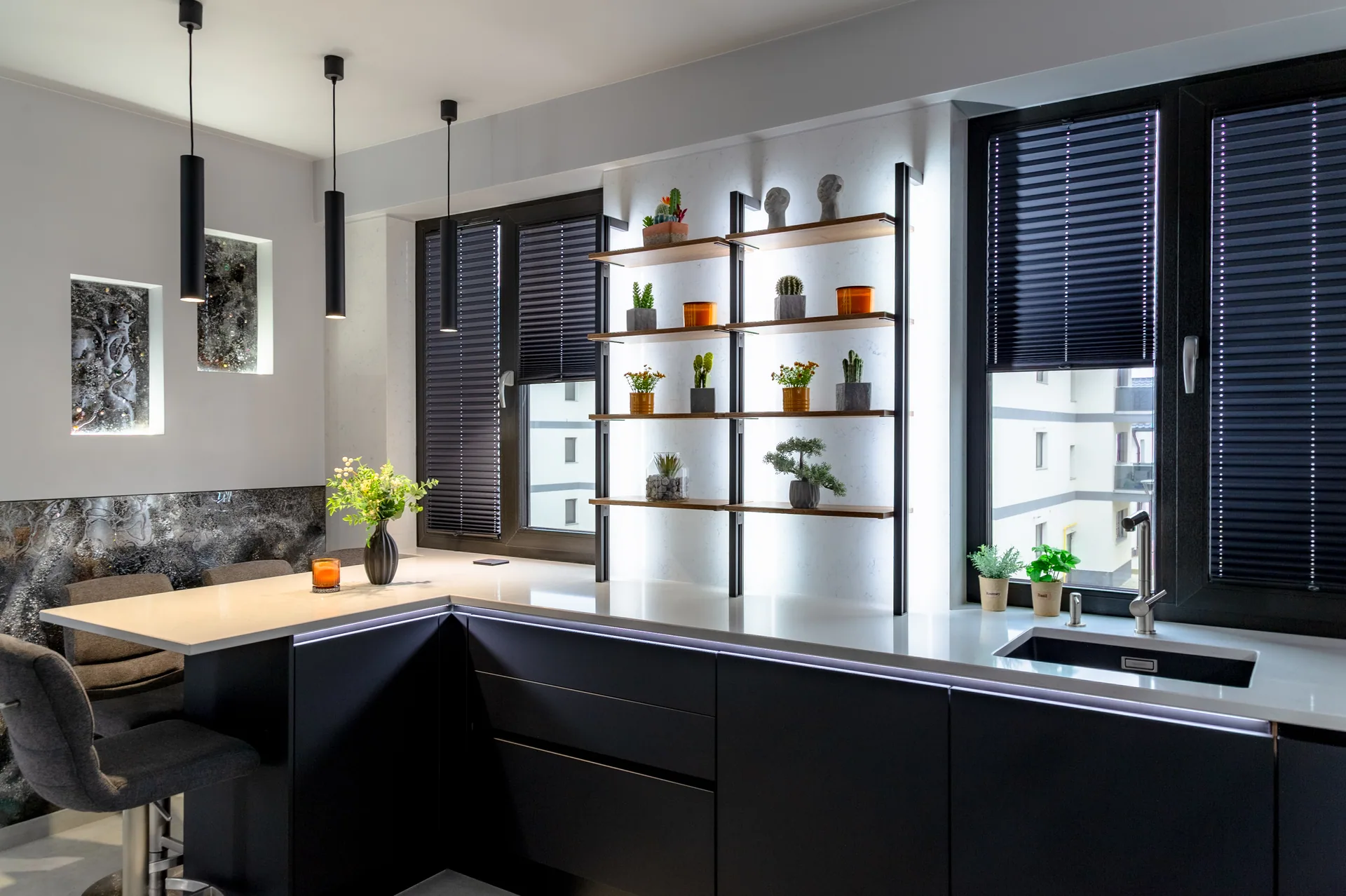 Plus — black, blat quartz — poza 3